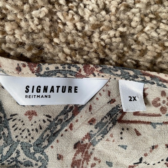 Signature blouse by Reitmans. 2X. - Picture 3 of 4
